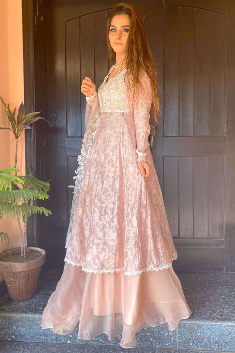 Picture of Komal Baig winning us over in Gulaab Kalidaar