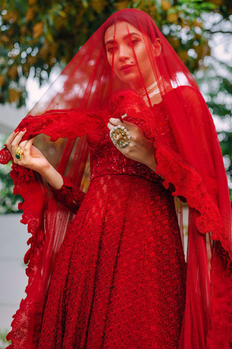 Laal gulaab chaddar