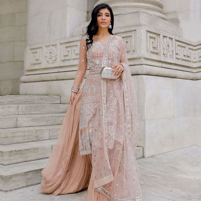 Picture of A picture of understated elegance, @rohsiddiqui looks ravishing in Zainab Salman this Eid!