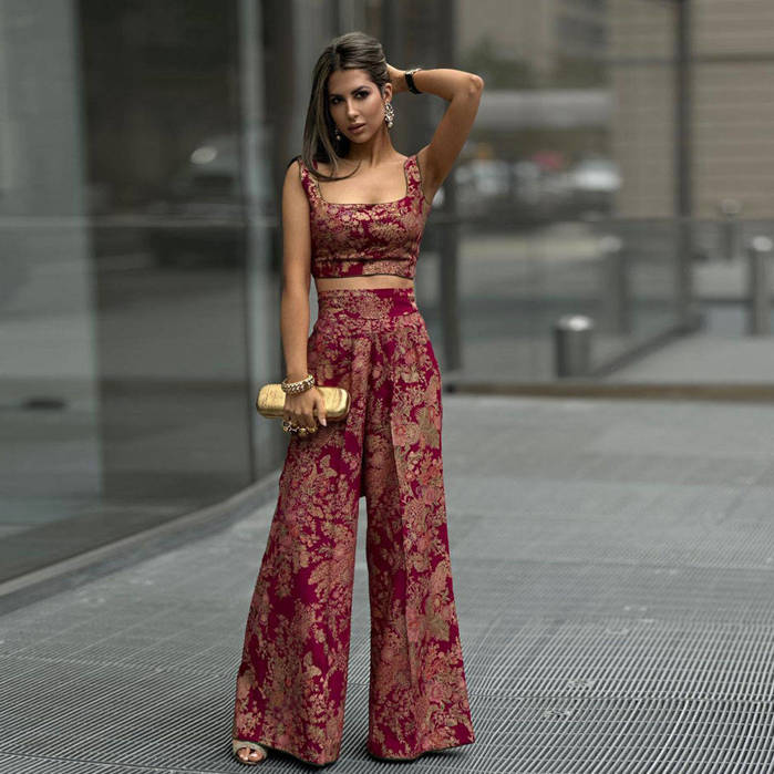 Picture of Jasmin Puri adorns our stunning fuchsia organza wrap