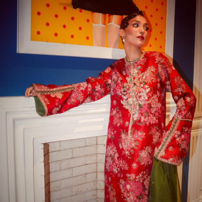 Picture of Fatima in Crimson Bloom outfit